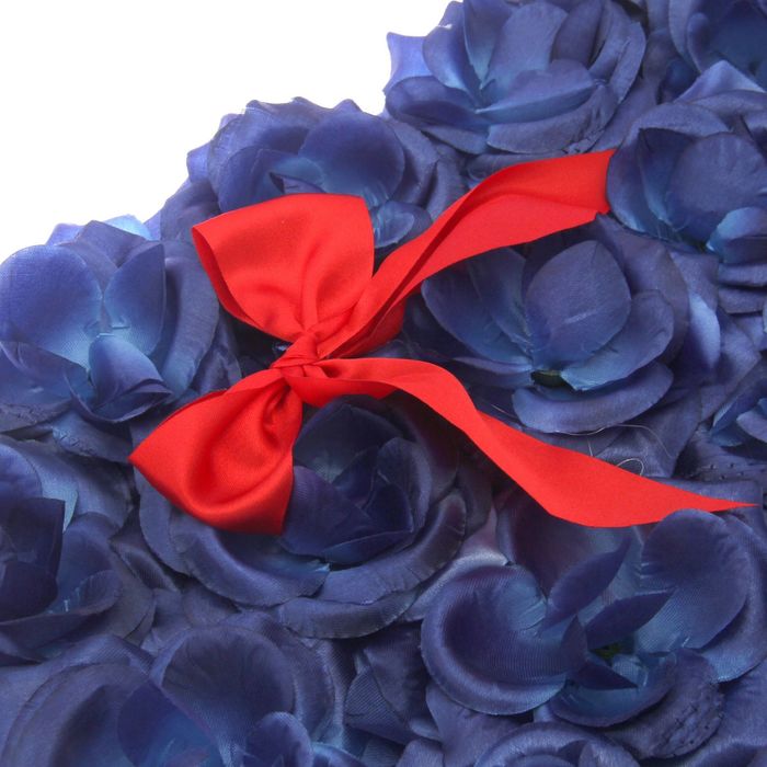 Украшение на капот и радиатор "Два сердца с фатиновой лентой", синий/красный