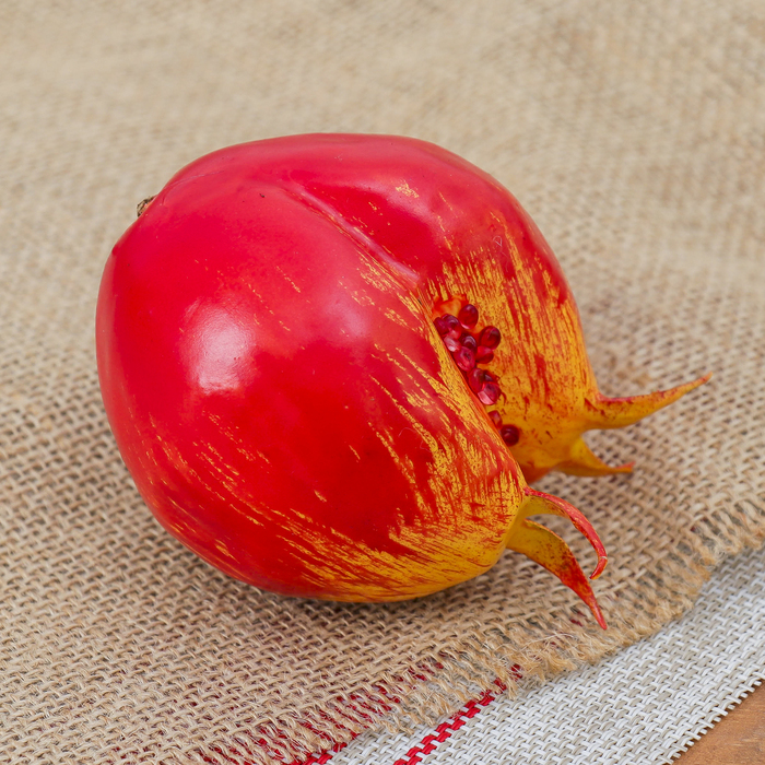 Муляж "Гранат" 6*6 см