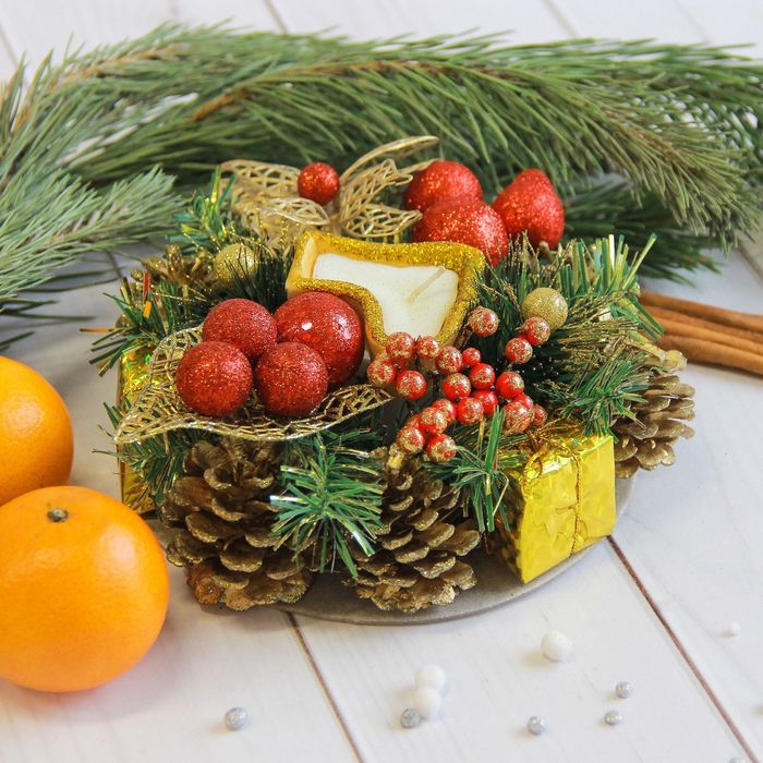 Свеча новогодняя "Ягоды и шарики" d-15 см