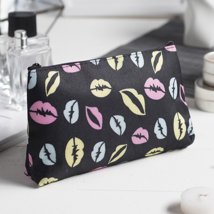 Косметичка на молнии, 1 отдел, цвет чёрный