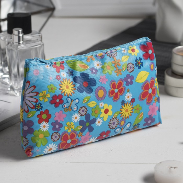 Косметичка простая «Лютики», отдел на молнии, цвет голубой