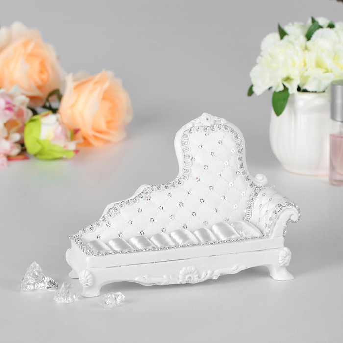 Подставка под кольца "Кушетка стеганая" 14*6*10,5, цвет белый