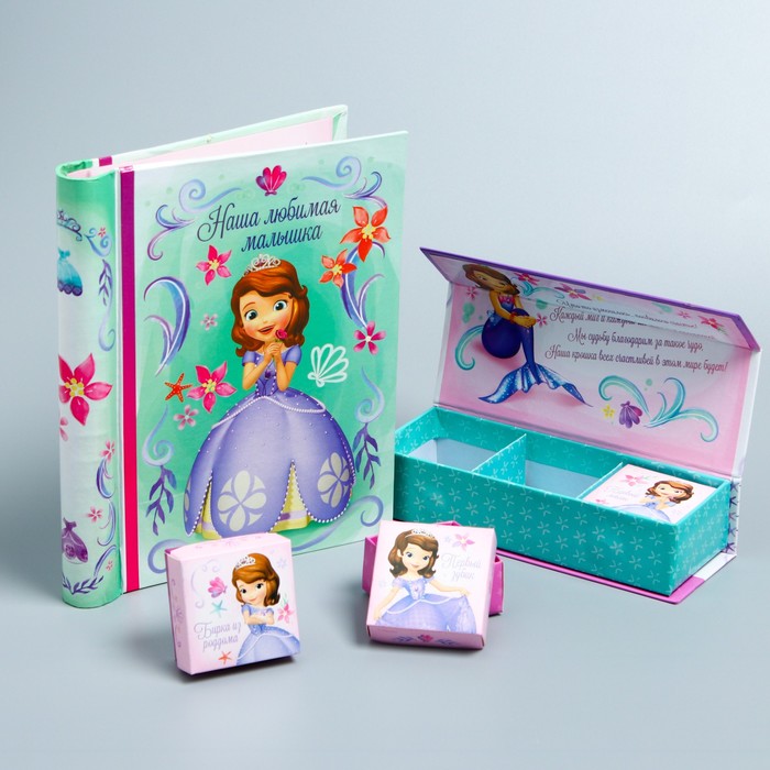 Подарочный набор: фотоальбом на 10 магнитн. листов и памятные коробочки в пенале "Наша любимая малышка", София Прекрасная