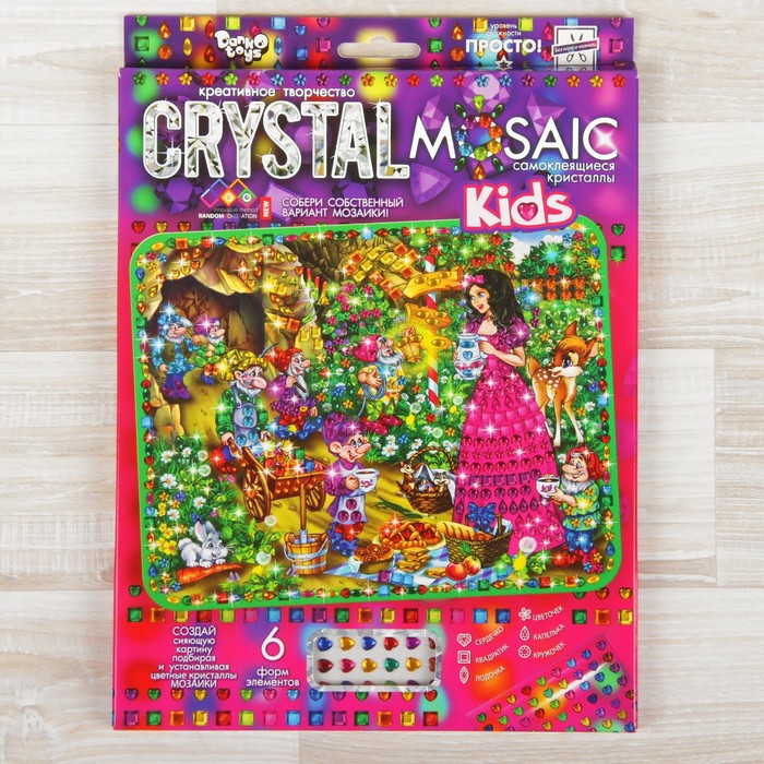Набор для создания мозаики "Девочка и гномы" серии CRYSTAL MOSAIC, на тёмном фоне