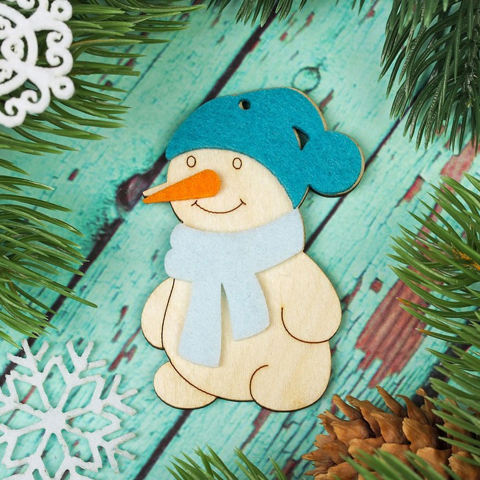 Подвеска "Снеговик с фетровыми накладками"