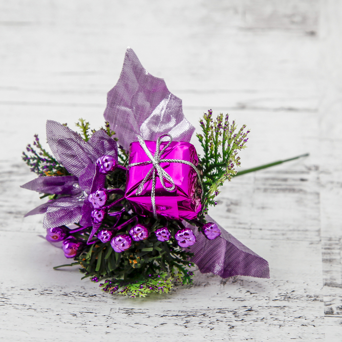 Декор "Новогодние мечты" подарок, цветок и ягодки, сиреневый 14 см