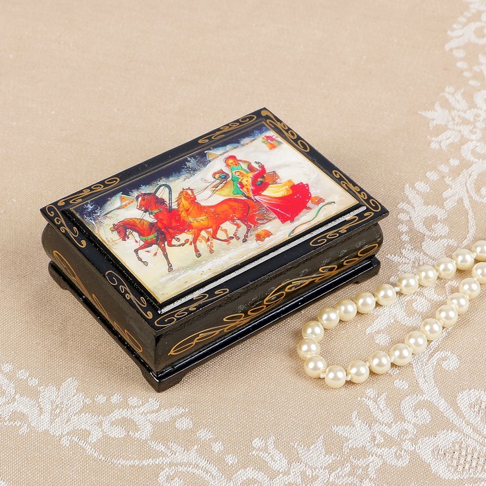 Шкатулка «Тройка в деревне», 8×10 см, лаковая миниатюра