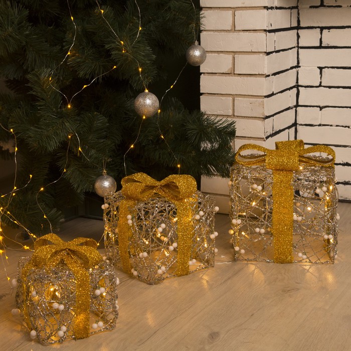 Фигура пласт. "Подарки" Кубы с шариками 15х20х25см,50LED,с контр. 8р,3*АА(не в комп),Т-БЕЛЫЙ