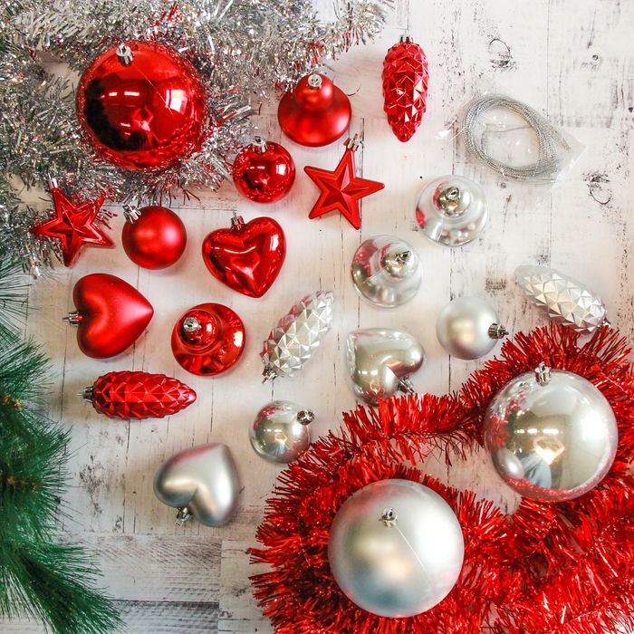 Набор шаров пластик (набор 53 шт) красно белое ассорти