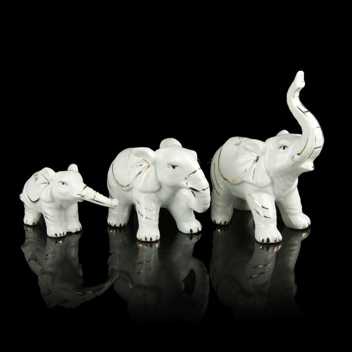 Сувенир керамика "Семья слонов" белые набор 3 шт 15х19х7 см