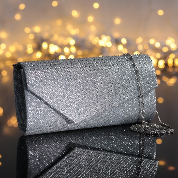 Клатч женский, отдел на клапане, длинная цепь, цвет серый