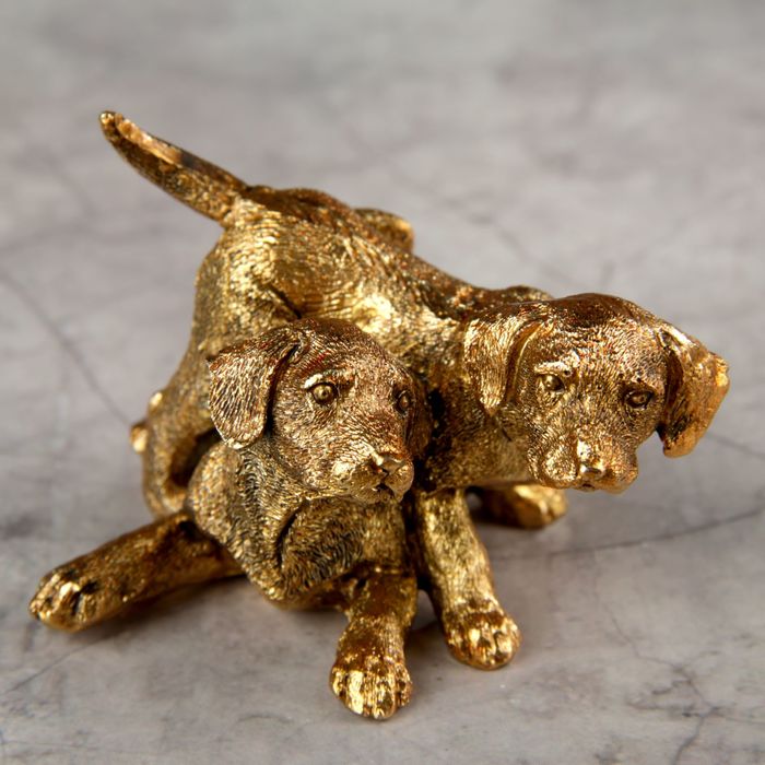Сувенир полистоун "Два щеночка играют" золото 5,6х8,5х7 см