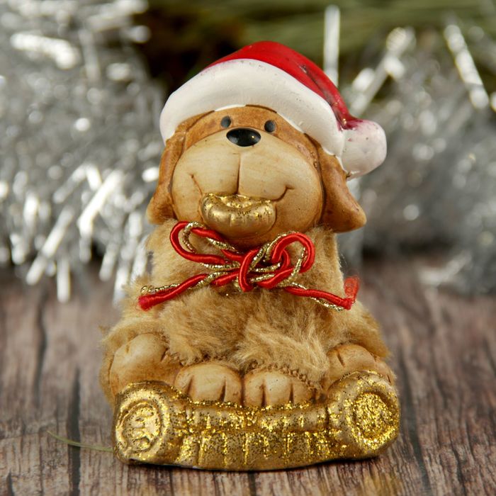 Сувенир керамика "Собачка в колпаке на золотой подушке" 8,5х7х5 см