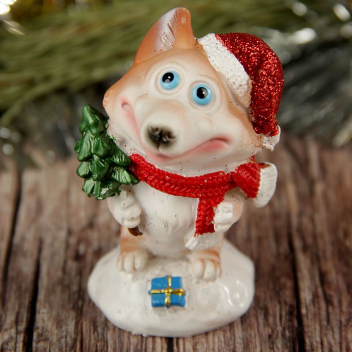 Сувенир полистоун "Щеночек в колпаке с ёлочкой" МИКС 8х5,6х5,3 см