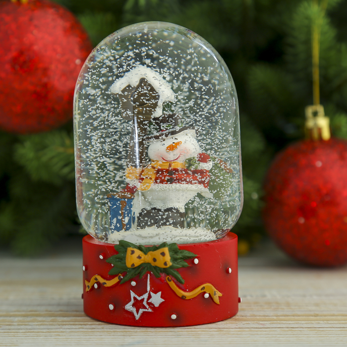 Сувенир снежный шар "Снеговик у скворечника"