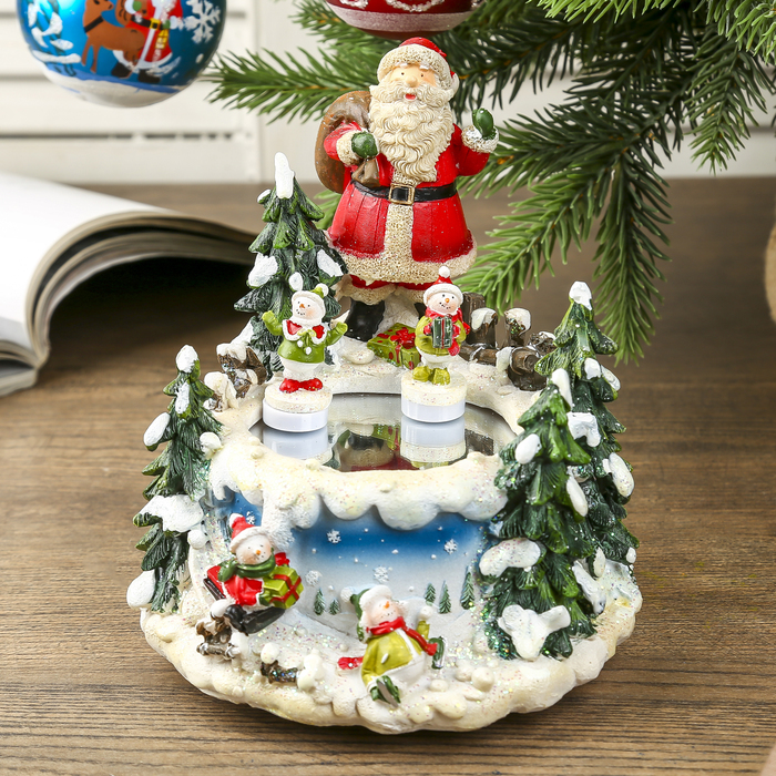 Сувенир полистоун "Детишки на катке с Дедом Морозом" музыкальный, 14,5х13х12,5 см