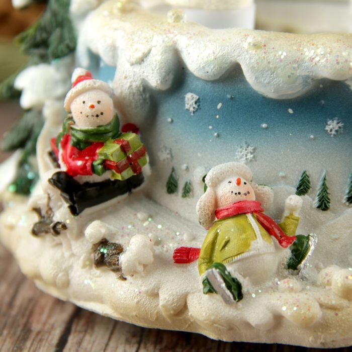 Сувенир полистоун "Детишки на катке с Дедом Морозом" музыкальный, 14,5х13х12,5 см