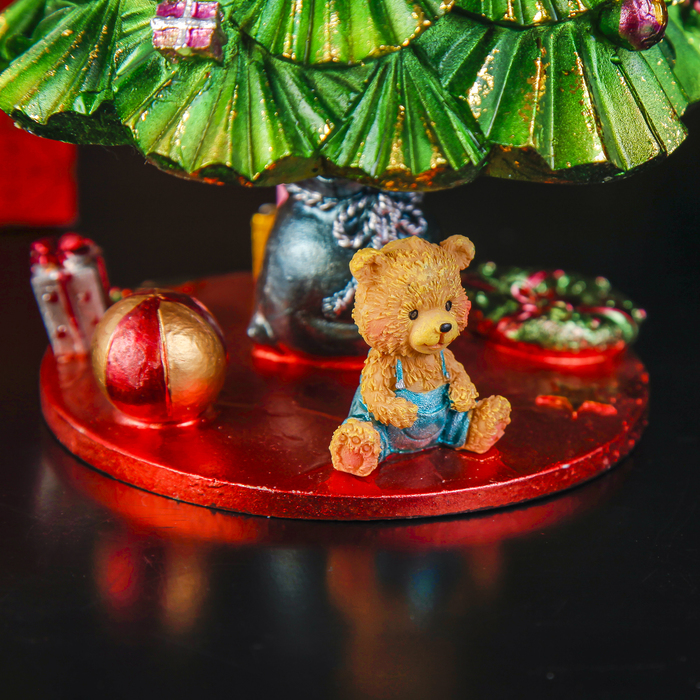 Сувенир "Новогодняя ёлка с подарками" музыкальный, вращающийся 21х14х14 см