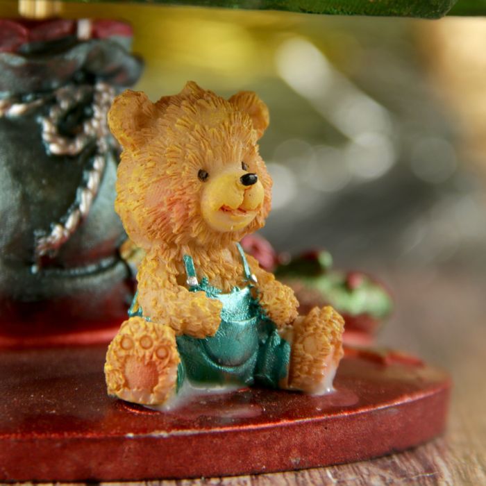 Сувенир "Новогодняя ёлка с подарками" музыкальный, вращающийся 21х14х14 см