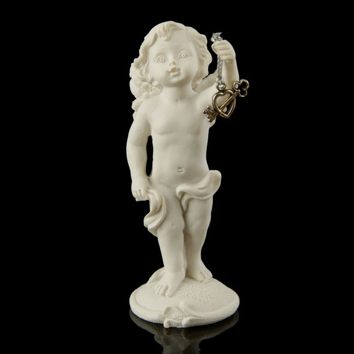 Сувенир полистоун "Ангелочек с подвеской сердечко и ключик" МИКС 10,5х4х4 см