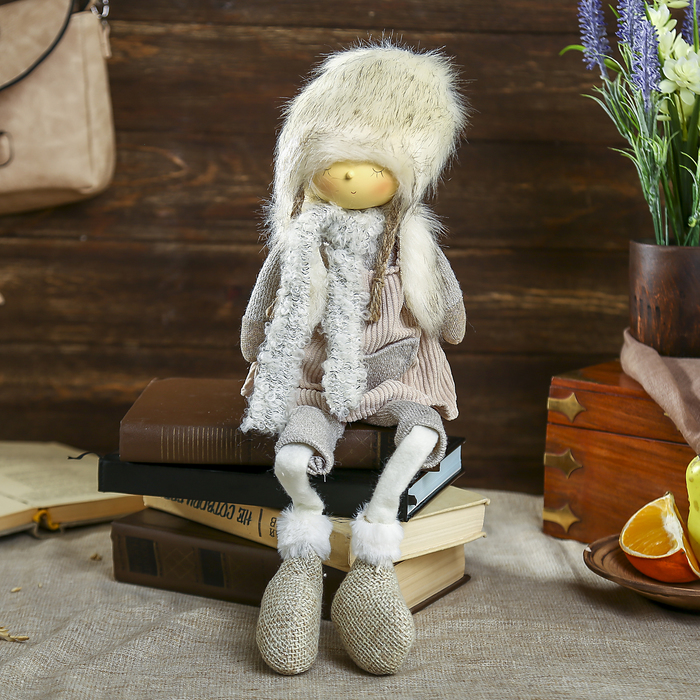 Сувенир полистоун "Девочка в меховой шапочке и жилетке" 50х11х8 см
