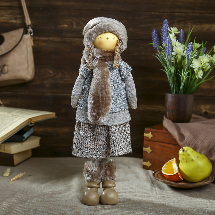 Сувенир полистоун "Девочка в меховой шапке и шарфике" 44х14х8 см