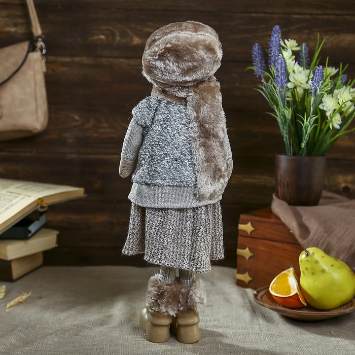 Сувенир полистоун "Девочка в меховой шапке и шарфике" 44х14х8 см