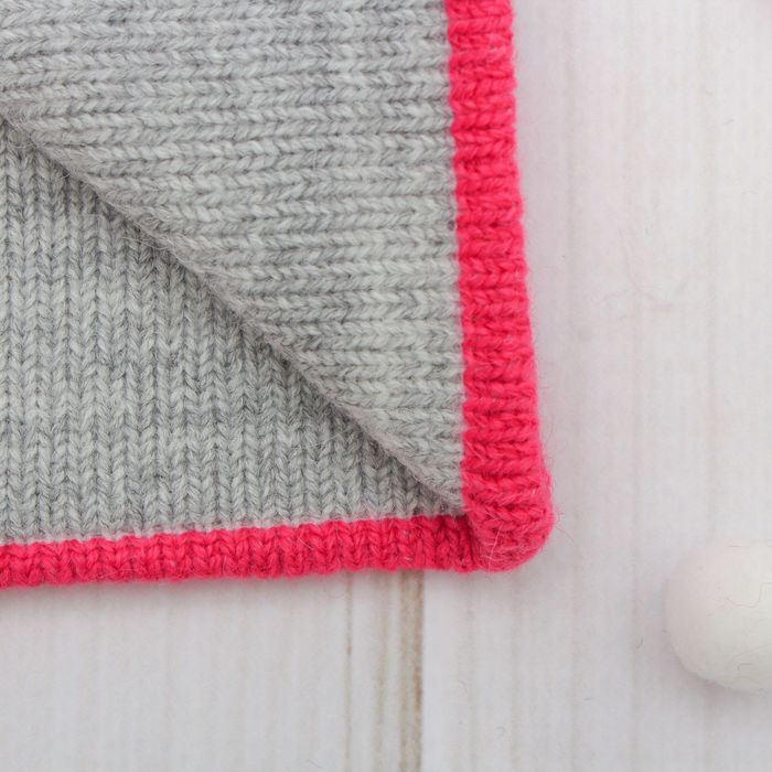 Шапка двойная для девочки "Спектр", размер 50-52, цвет белый/розовый/красный кс106