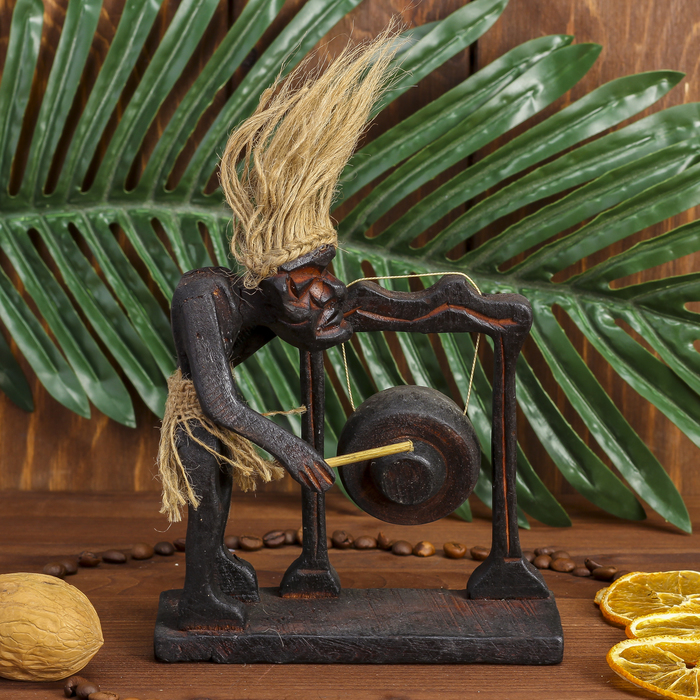 Сувенир дерево "Абориген-музыкант" 14х14х7 см