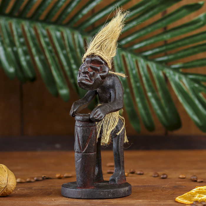 Сувенир дерево "Абориген-барабанщик" 16х7х7 см