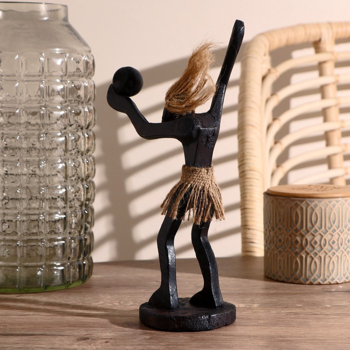 Сувенир дерево "Абориген-волейболист" 27х13х9 см