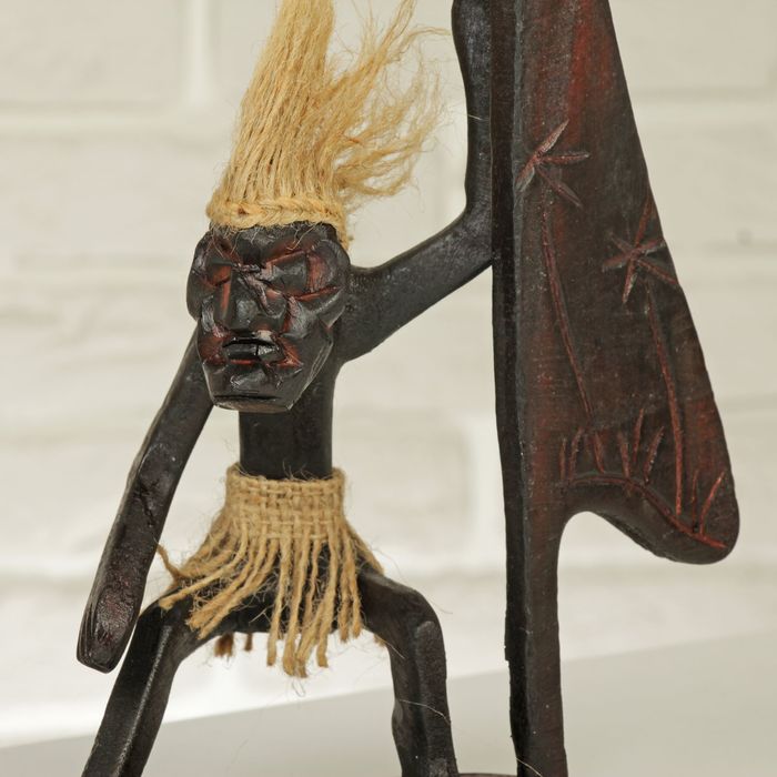 Сувенир дерево "Абориген-серфингист" 26х23х8 см