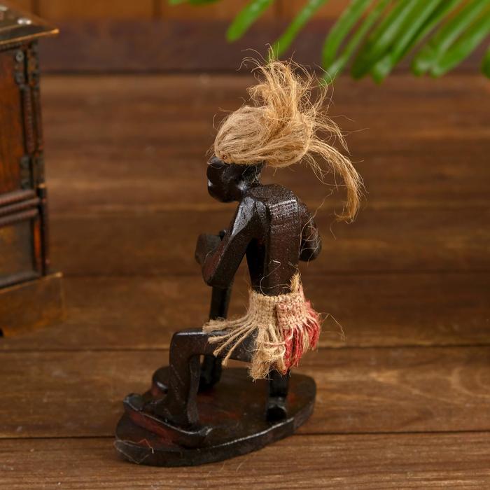 Сувенир дерево "Абориген-хоккеист" 20х14х8 см