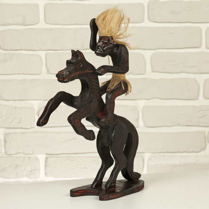 Сувенир дерево "Абориген на коне" 30х27х9 см