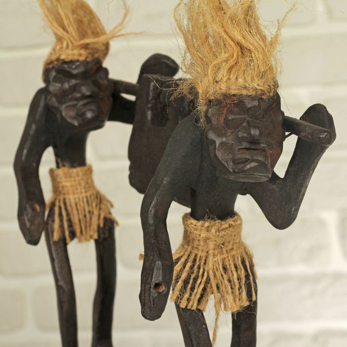 Сувенир дерево "Аборигены на охоте" 30х22х8 см