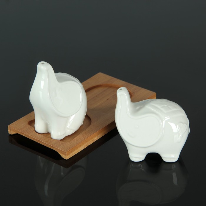 Набор для специй "Эстет. Слоны", 2 шт: солонка, перечница, на деревянной подставке
