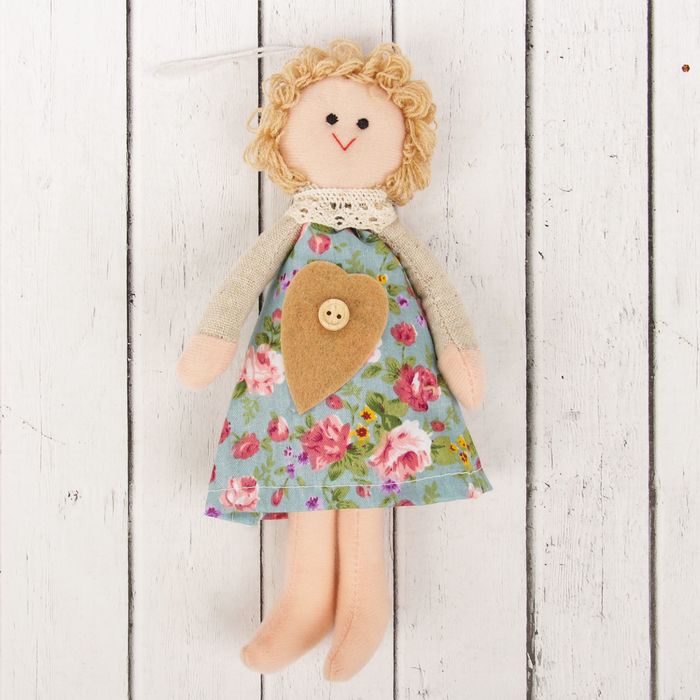Кукла интерьерная "Василиса" сердце на платье, цвета МИКС