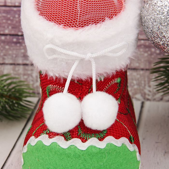 Подарочная упаковка "Сапожок" узоры и бантик на опушке