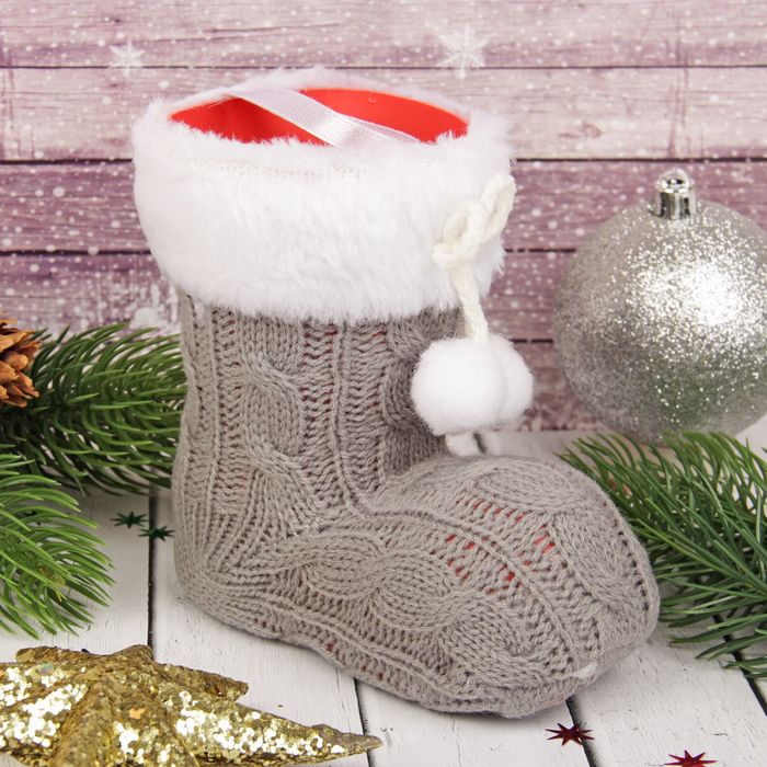 Подарочная упаковка "Сапожок" серый вязаный с бантиком