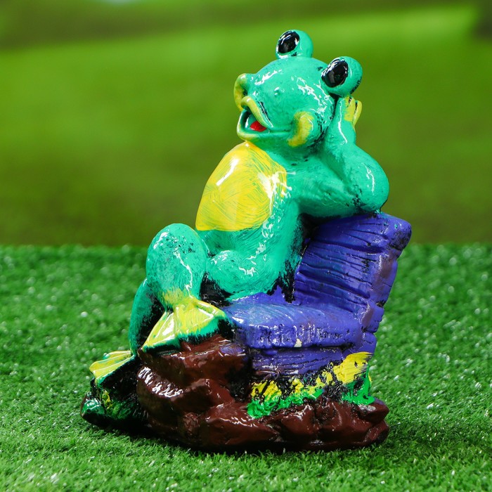 Садовая фигура "Лягушка на лавке", 20 см, микс