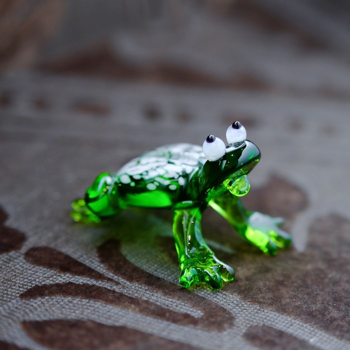 Сувенир из стекла средняя "Жаба", 5,5 х 5,5 х 7 см