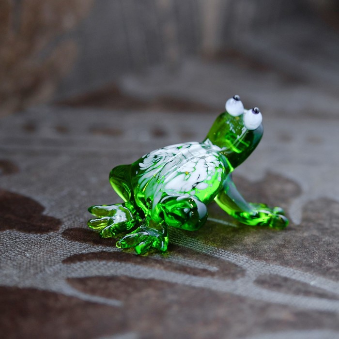 Сувенир из стекла средняя "Жаба", 5,5 х 5,5 х 7 см