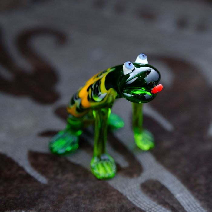 Сувенир из стекла средняя "Лягушка", 6,5 х 5,5 х 6 см