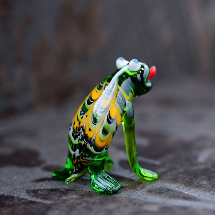 Сувенир из стекла средняя "Лягушка", 6,5 х 5,5 х 6 см