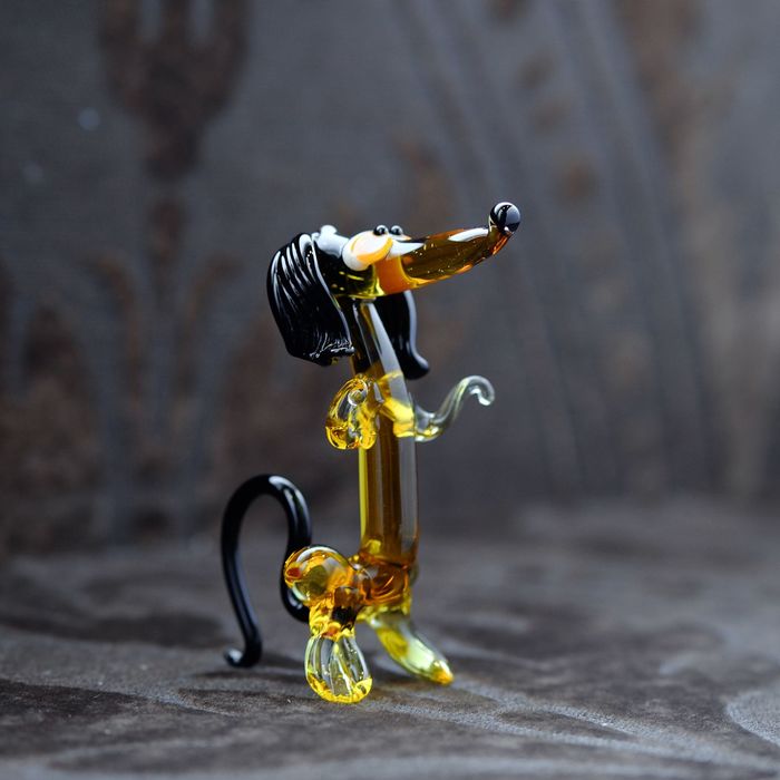 Сувенир из стекла средняя "Такса", на задних лапках, микс, 9,5 х 4 х 9,5 см