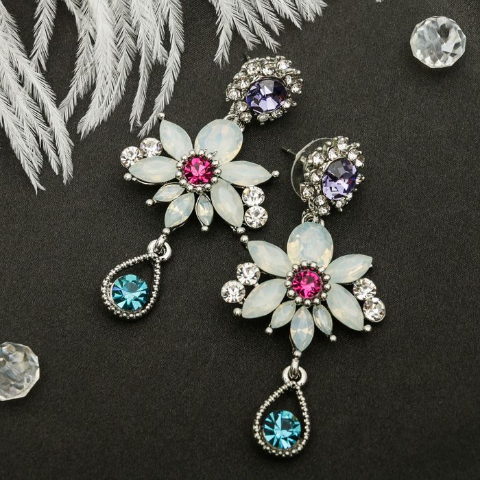 Серьги висячие со стразами "Цветение" яркий день, цветные в серебре