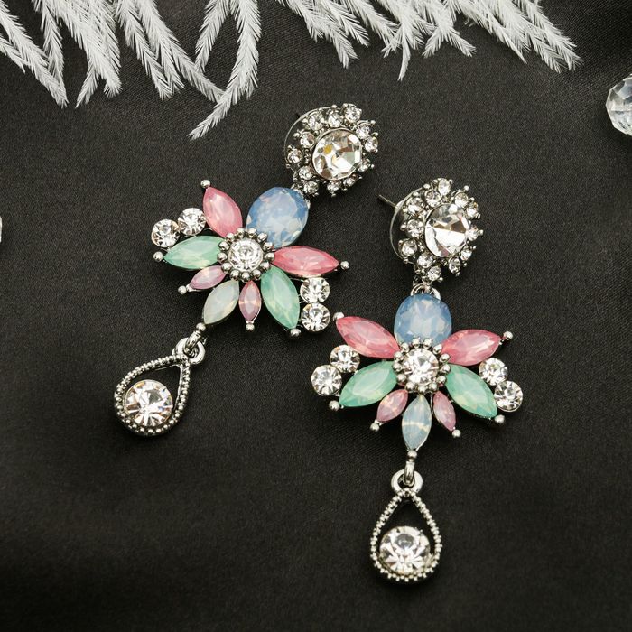 Серьги висячие со стразами "Цветение" яркий день, нежность, цветные в серебре
