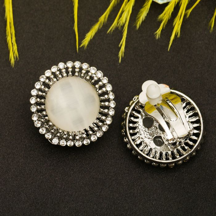 Клипсы "Круг" сияние, цвет белый в серебре