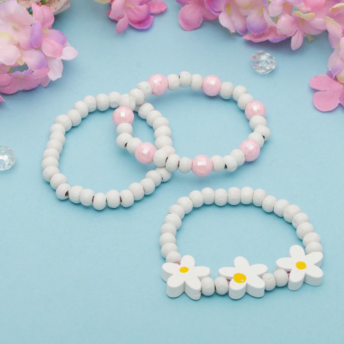 Браслет детский "Выбражулька", 3 нити, ромашки, цвет бело-розовый