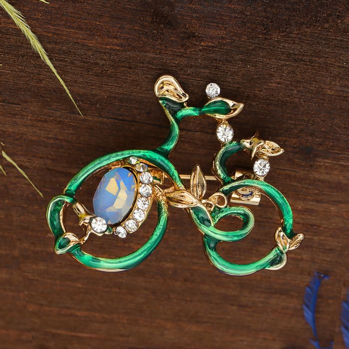 Брошь "Велосипед сказочный", цвет зеленый в золоте